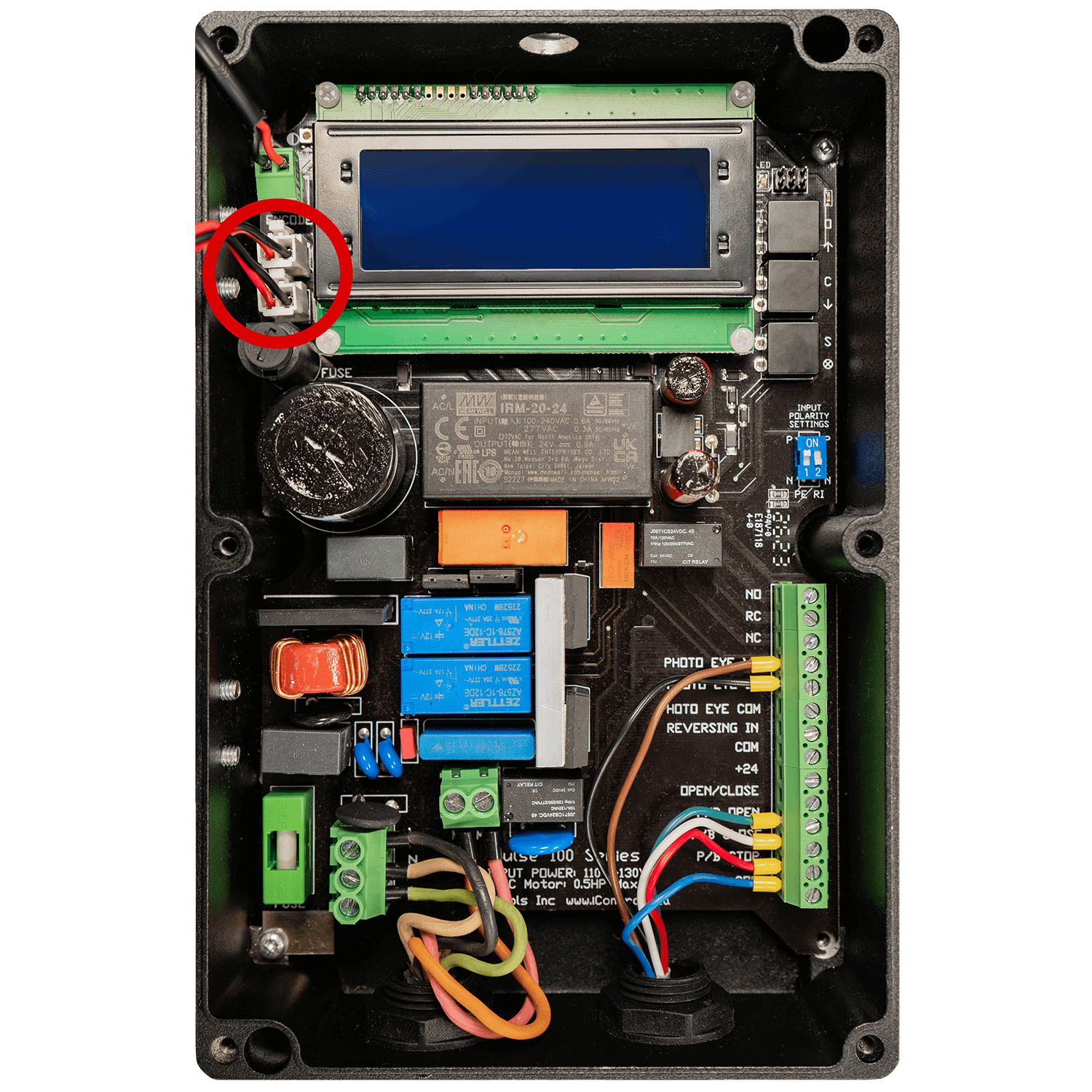 PULSE 100 Series: Battery backup connectors