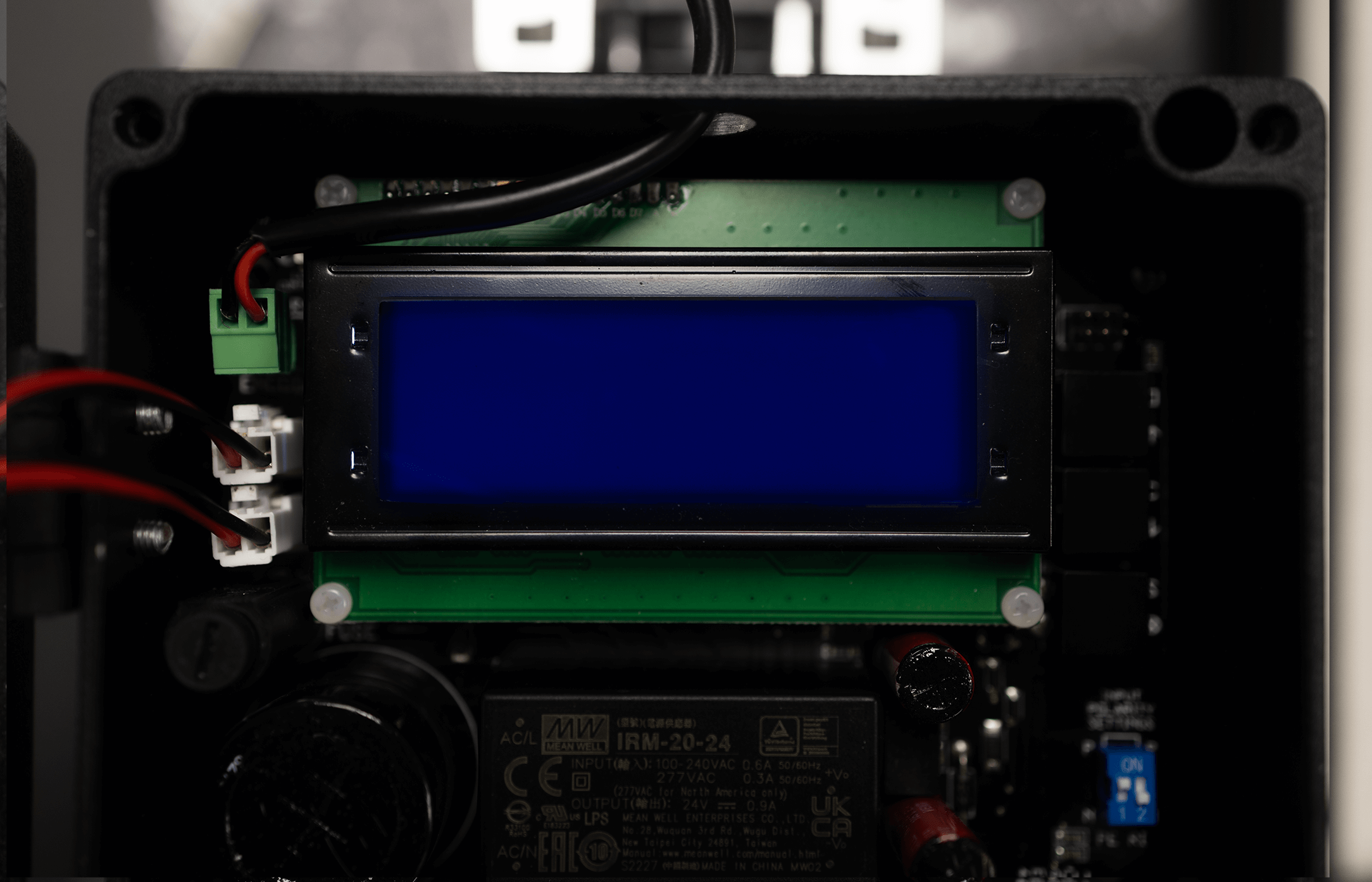 PULSE 100 Series: No Display on the LCD Panel